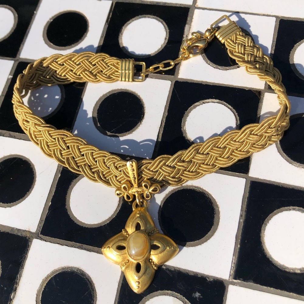 Gold choker